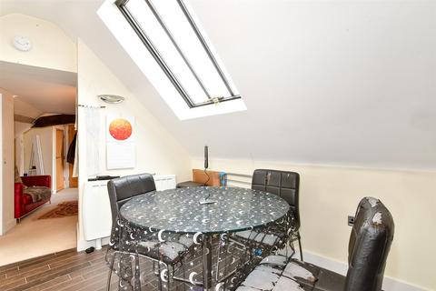 Mercery Lane, Canterbury, Kent 1 bed apartment for sale