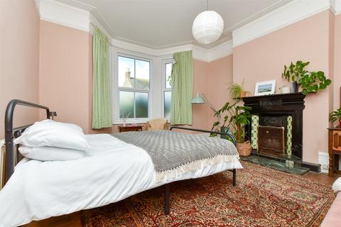 Madeira Road, Cliftonville, Margate... 5 bed semi