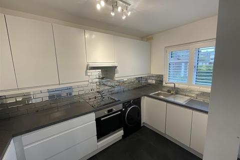 Rowlands Road, Worthing, West Sussex 2 bed ground floor flat for sale