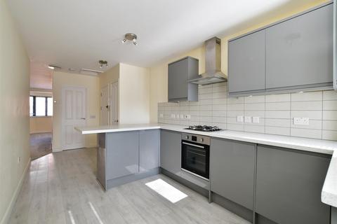 Cantelupe Road, East Grinstead, West... 2 bed ground floor flat for sale