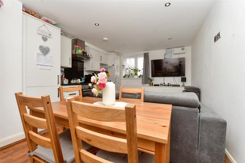 Junction Road, South Croydon, Surrey 1 bed apartment for sale