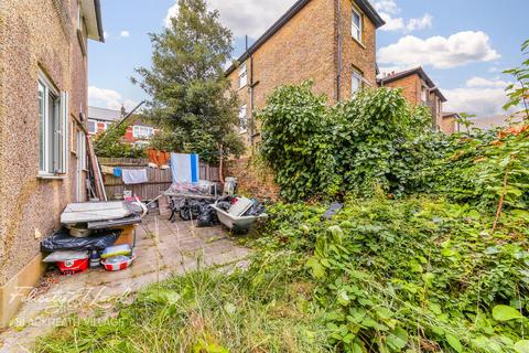 Hither Green Lane, London 2 bed apartment for sale