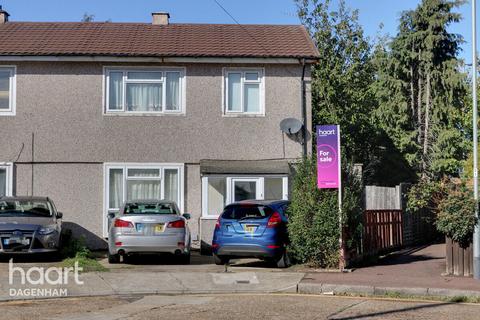 Beech Gardens, Dagenham 3 bed semi