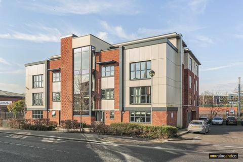 Great North Road, Old Hatfield 2 bed flat for sale