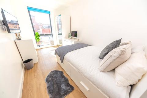 Chapel Street, Salford, Salford... 6 bed flat for sale