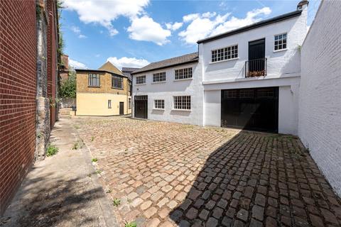 Queenstown Mews, Battersea, London, SW8 Mews for sale