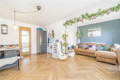 Oak Apple Court, Lee, SE12 2 bed apartment for sale