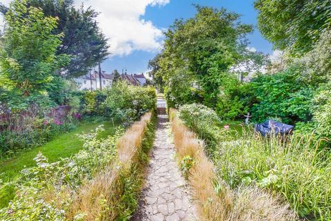 West Cross, Tenterden, Kent 2 bed flat for sale