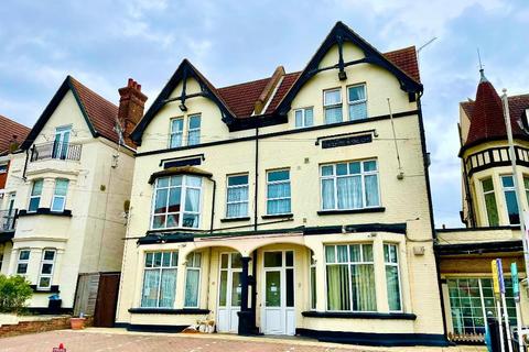 Grosvenor Road, Westcliff on Sea... 17 bed semi