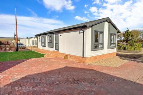 Maidstone Road, Paddock Wood, Kent 2 bed park home for sale