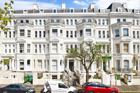 Clifton Gardens, Folkestone, Kent 2 bed apartment for sale