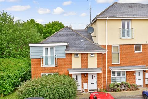 Foxboro Road, Redhill, Surrey 2 bed ground floor flat for sale