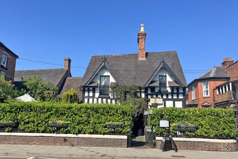 Upper Bar, Newport Shropshire TF10 4 bed detached house for sale