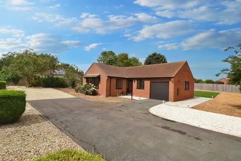 Sea Dyke Way, Marshchapel DN36 5SX 3 bed detached bungalow for sale
