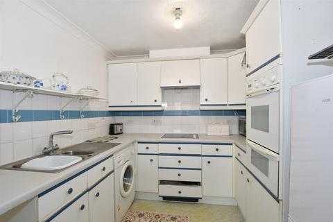 Queen Street, Arundel, West Sussex 1 bed flat for sale