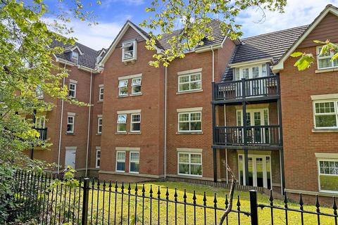 Worth Park Avenue, Crawley, West Sussex 2 bed apartment for sale