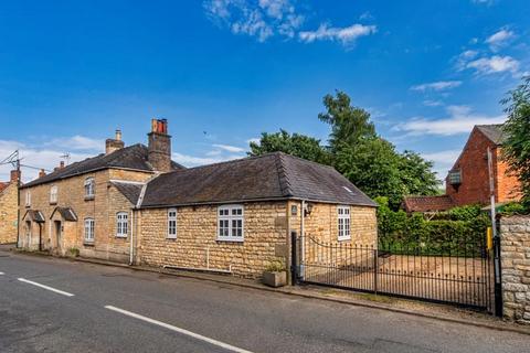 High Street, Leadenham, Lincoln 2 bed cottage for sale