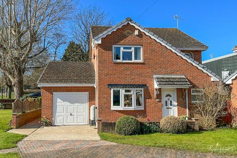 *CHAIN FREE* The Fairway, Sandown 3 bed detached house for sale