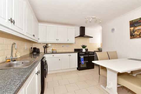 High Street, Deal, Kent 2 bed ground floor flat for sale