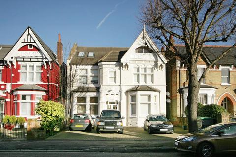 6 bedroom flat for sale