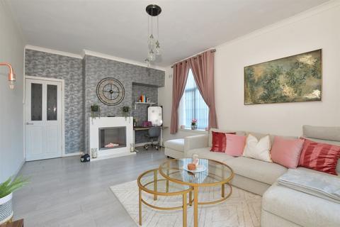 Astra Close, Hornchurch, Essex 1 bed ground floor flat for sale
