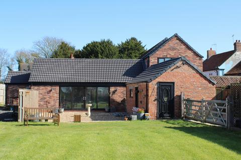 Brigg Road, South Kelsey, LN7 3 bed detached house for sale