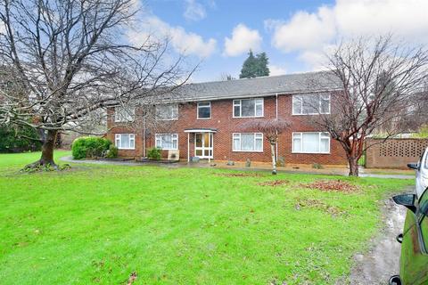 Le May Close, Horley, Surrey 2 bed flat for sale