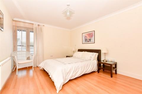 Horsebridge Road, Whitstable, Kent 2 bed flat for sale