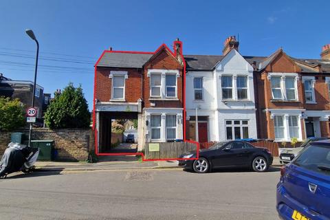 5 bedroom house for sale