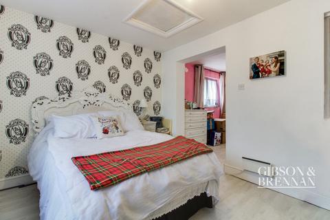 Langford Grove, Basildon, SS13 3 bed semi