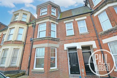 Grove Road, Lowestoft, NR32 3 bed block of apartments for sale