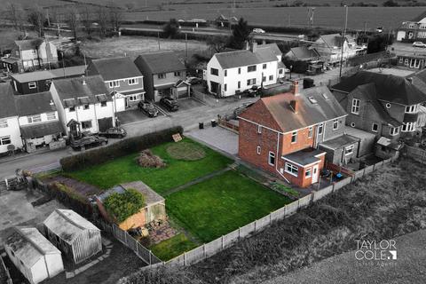Green Lane, Grendon 3 bed property with land for sale