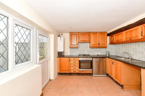 Maidstone Road, Staplehurst, Kent 3 bed terraced house for sale