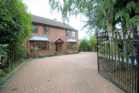 Church Street, Brough HU15 4 bed detached house for sale
