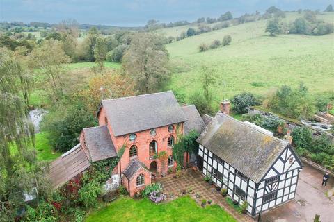 Stafford ST18 7 bed house for sale