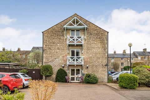 Tower Street, Cirencester... 2 bed apartment for sale