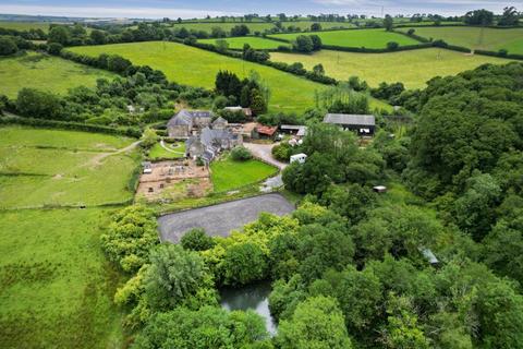 Totnes TQ9 6 bed equestrian property for sale