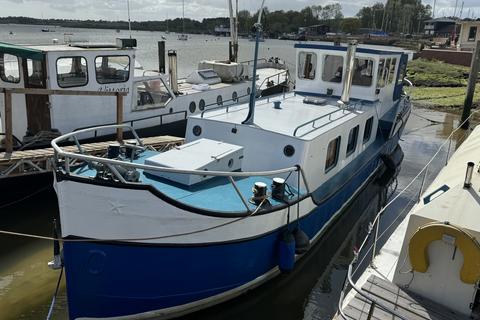 Ferry Quay, Woodbridge, IP12 1BW 2 bed houseboat for sale