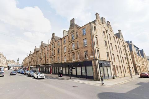 Saltmarket, Flat 3