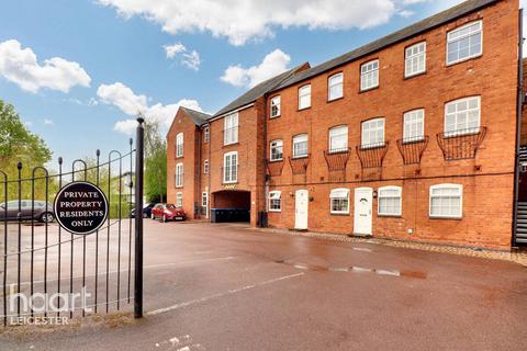 St Marys Road, MARKET HARBOROUGH 2 bed apartment for sale
