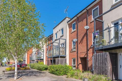 Tadros Court, High Wycombe HP13 5 bed townhouse for sale