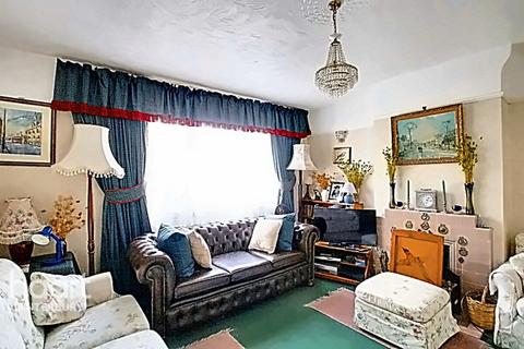 Cobham Close, Canterbury 3 bed semi