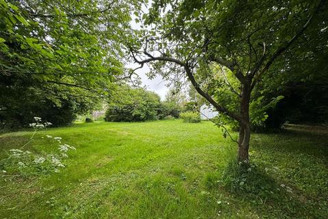 King Edward Avenue, Burnham