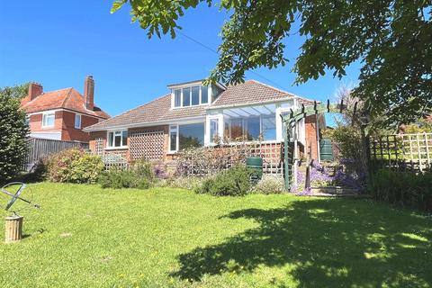 Windmill Lane, Totland Bay 4 bed detached bungalow for sale