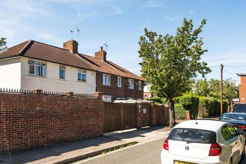 6 bedroom flat for sale