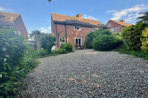 Dunstan Road, Glastonbury 3 bed semi