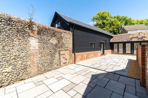 Unwin Close, Halstead CO9 3 bed barn conversion for sale