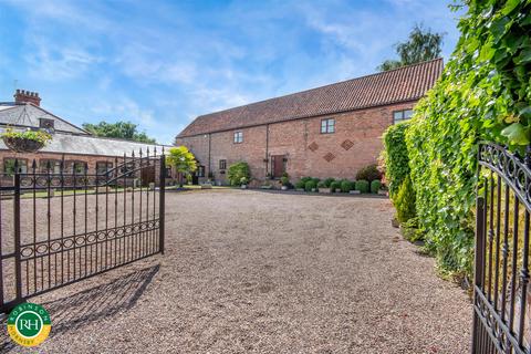 6 bedroom house for sale