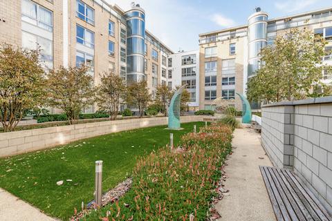 Gardner's Crescent, Edinburgh EH3 2 bed flat for sale