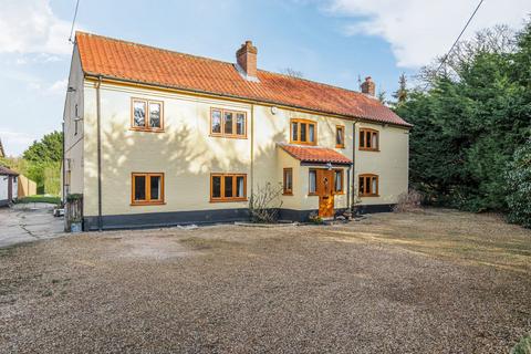 Foxhole, Saxlingham Thorpe, NR15 6 bed detached house for sale